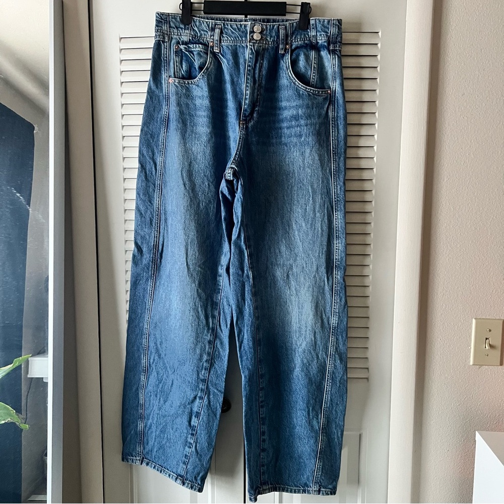 Free people / Aster Seamed Relaxed
Straight Leg Jeans / Size 32 - Picture 4 of 6